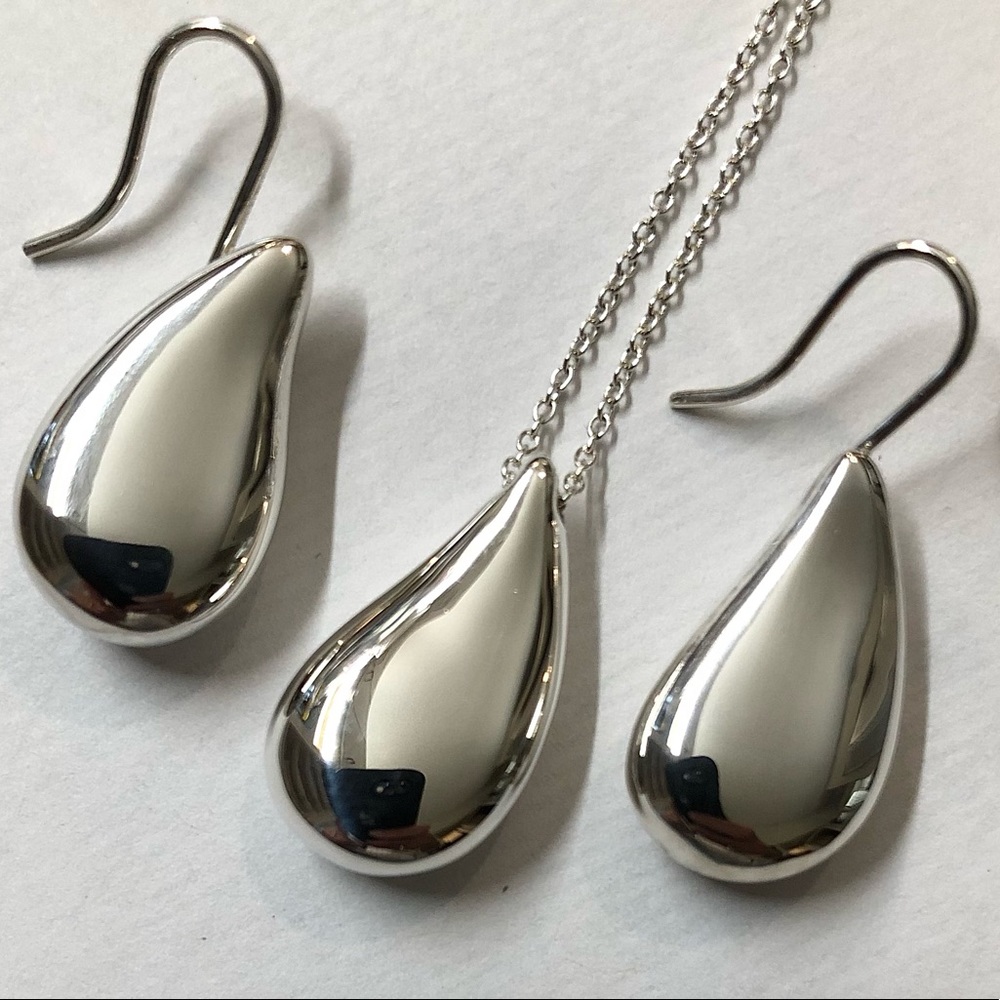 Tiffany & Co. Vintage Large Teardrop Pendant Necklace and Earrings